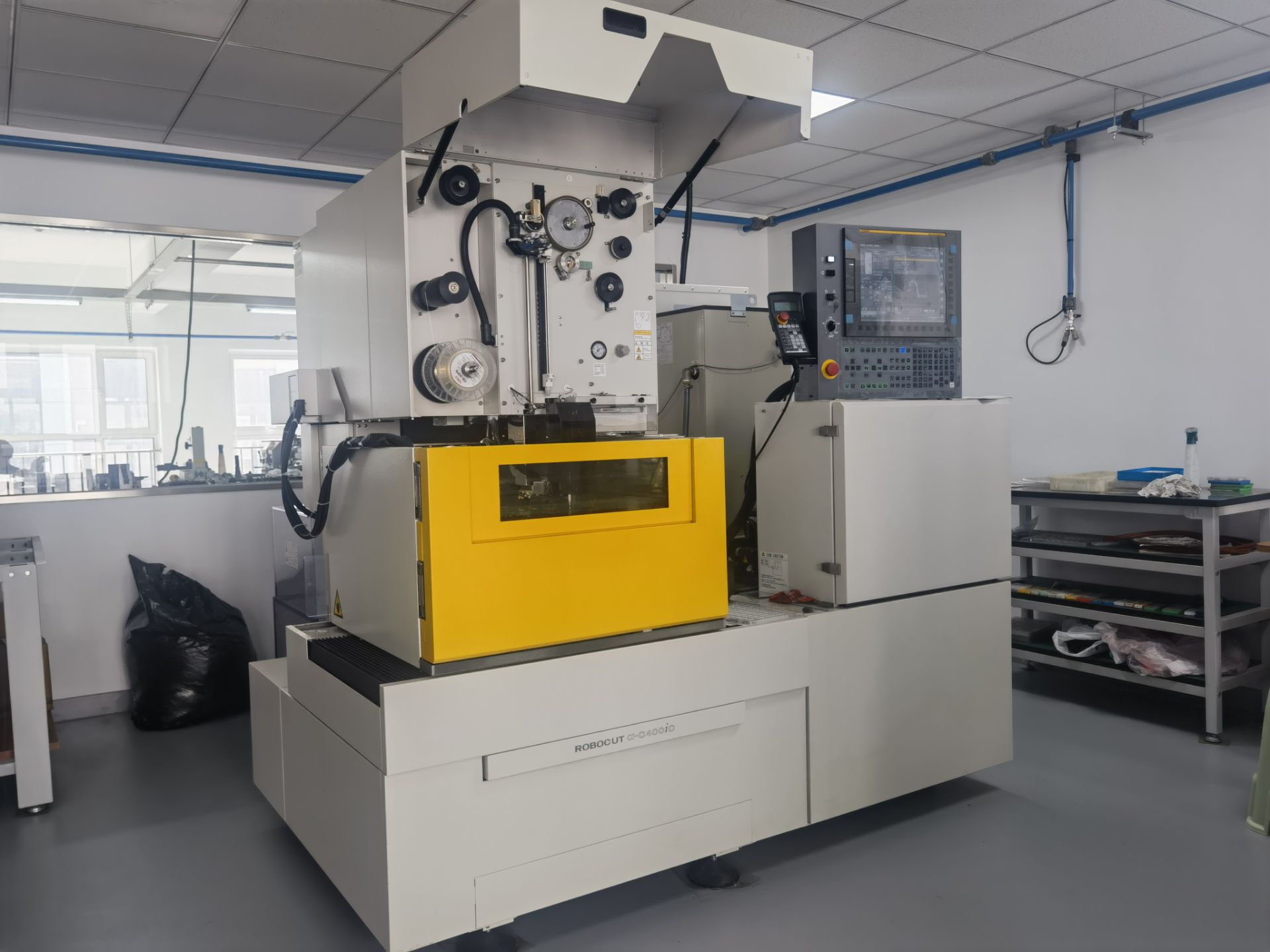 电火花加工机床